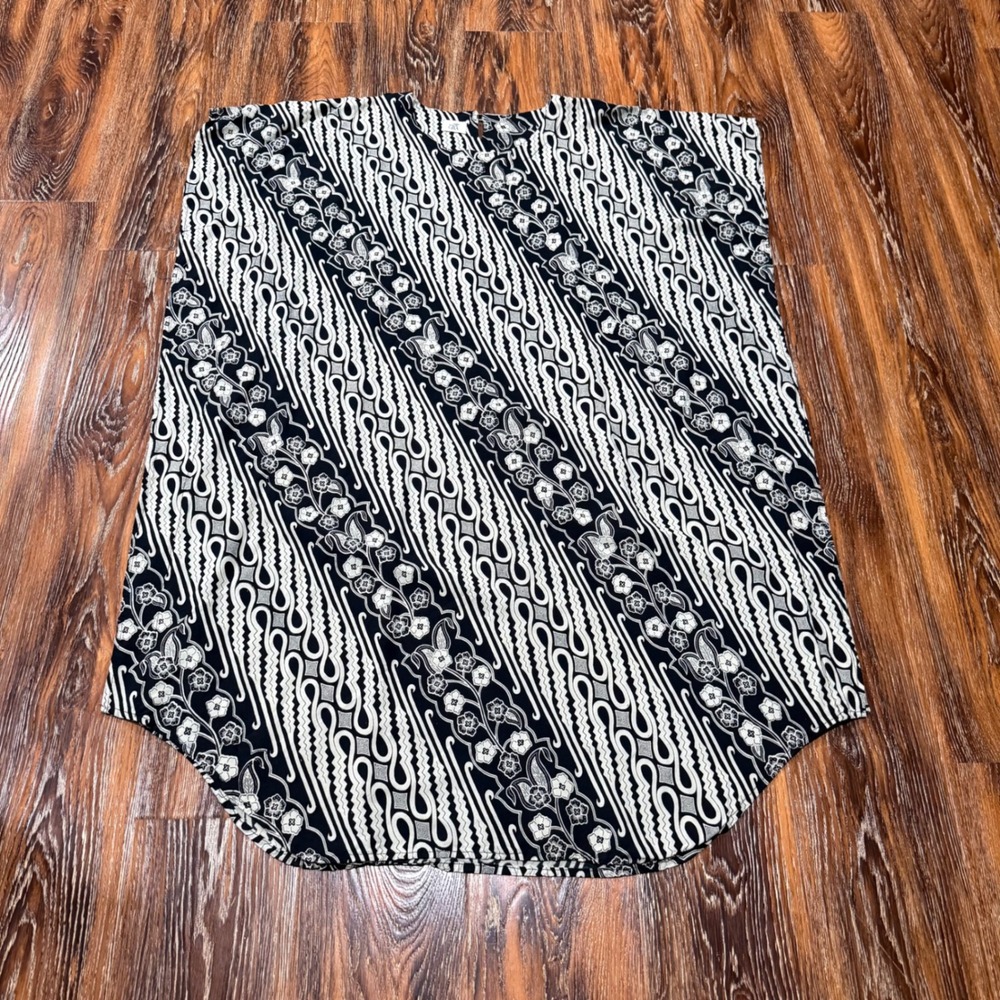 GRA OS Kaftan Top Women Black White Batik Floral Geometric Print Resortwear